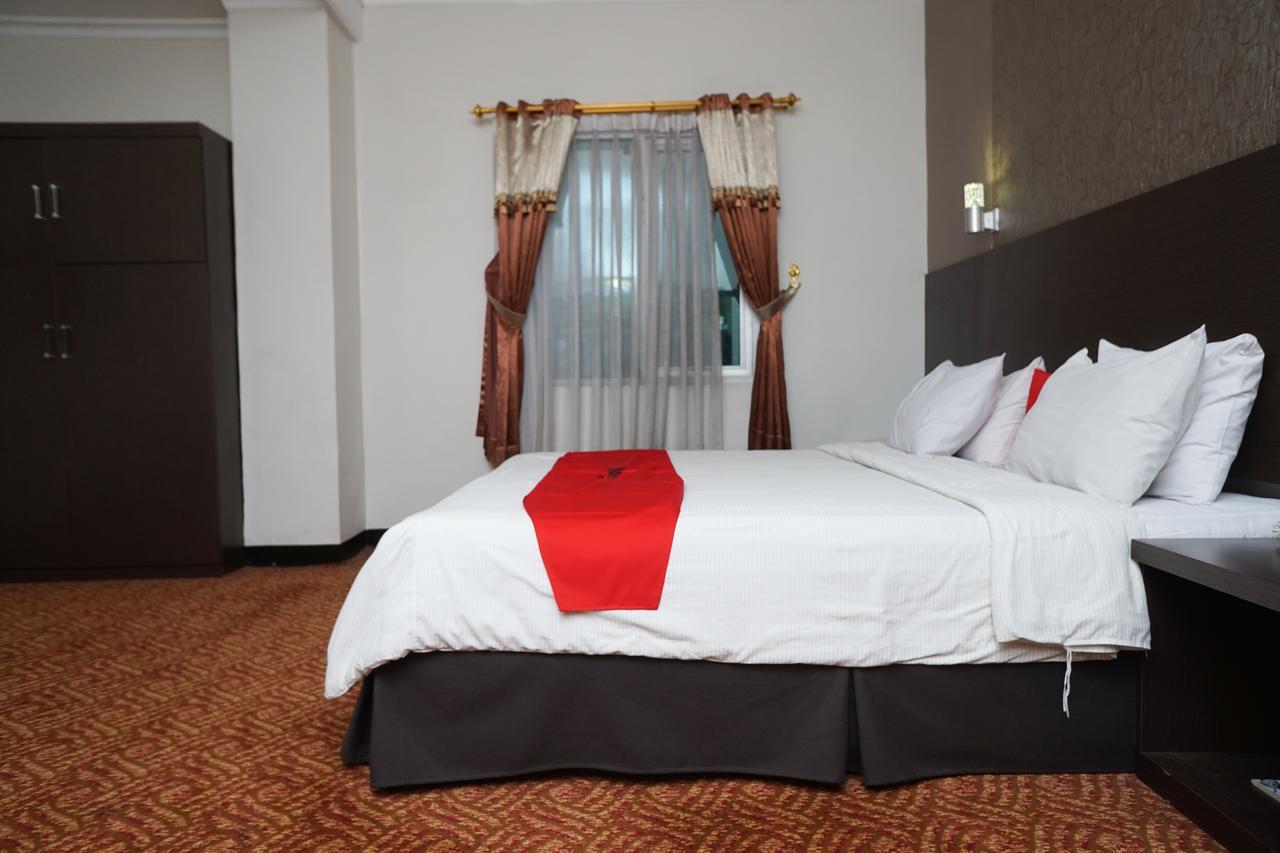 Hotel Reddoorz @ Cihampelas 3 2*
