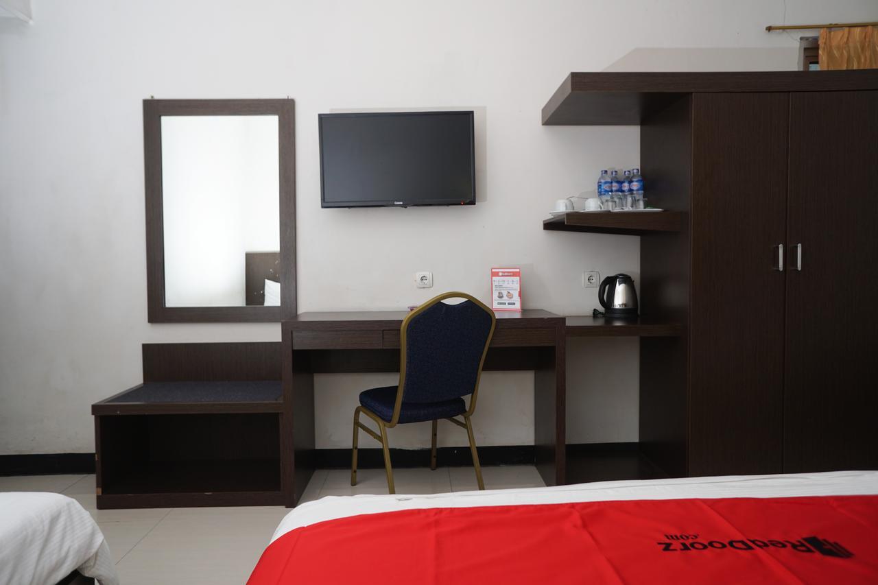 Reddoorz @ Cihampelas 3 Hotel 2*