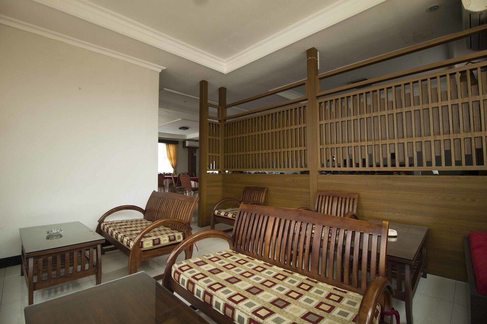 Hotel Reddoorz @ Cihampelas 3 2*