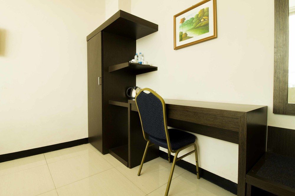 Hotel Reddoorz @ Cihampelas 3 2*