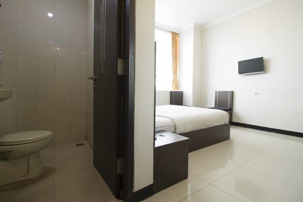 Reddoorz @ Cihampelas 3 Hotel 2*